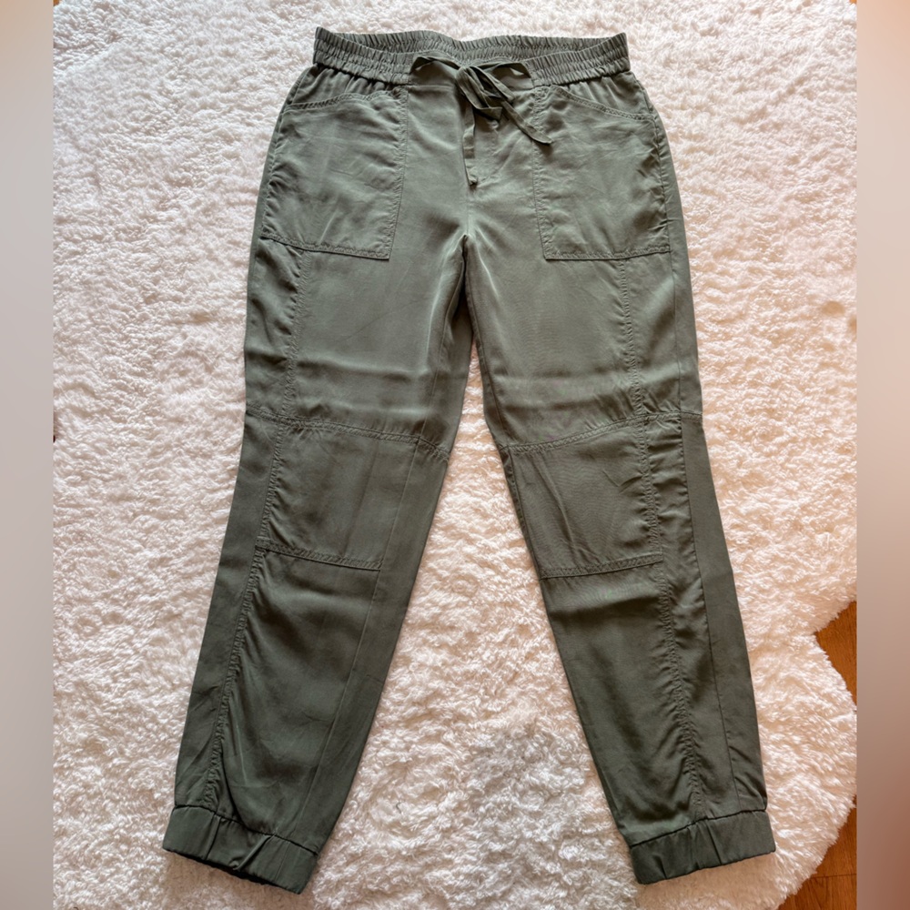 EUC Banana Republic Women’s Sz10 Lyocel Olive Utility Cargo Joggers Style